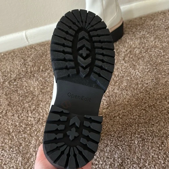 Open Edit Women's White Mya Lug Sole Chelsea Boot - Picture 6 of 6